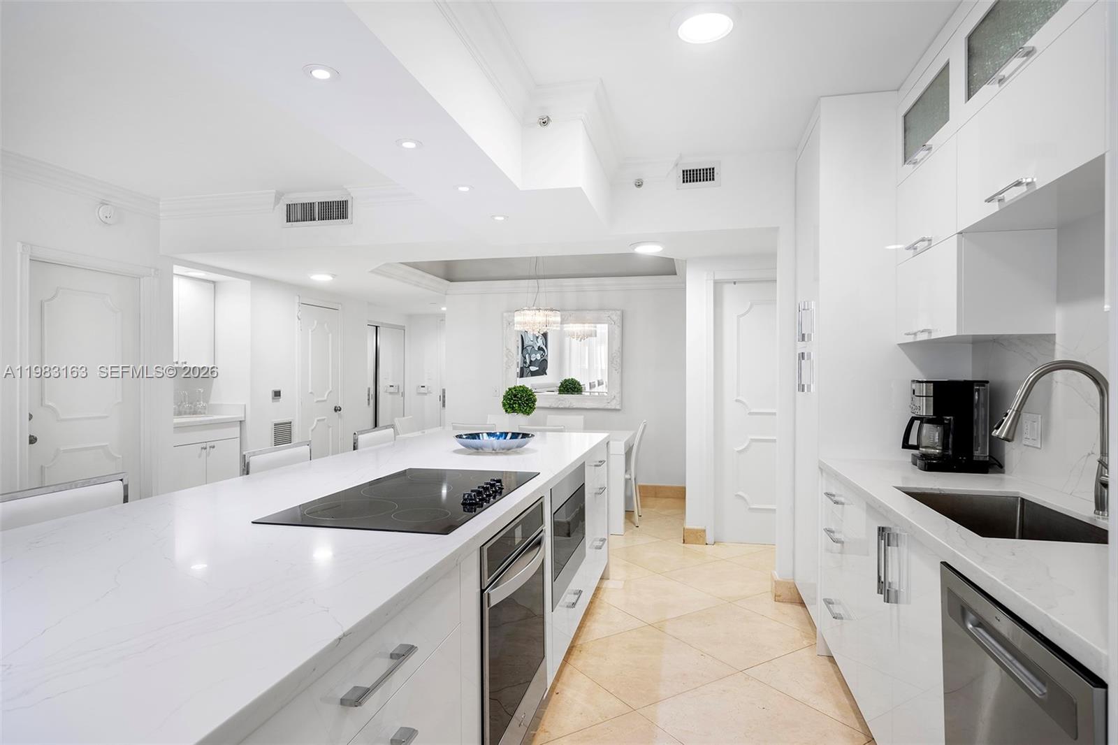 4775 Collins Ave #1504, Miami Beach FL 33140