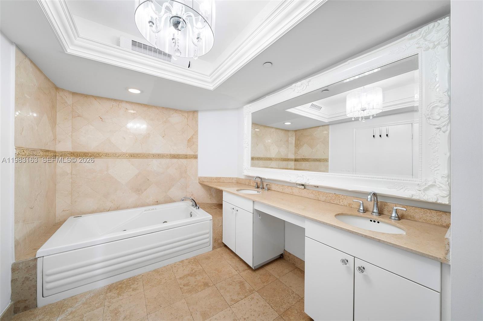 4775 Collins Ave #1504, Miami Beach FL 33140