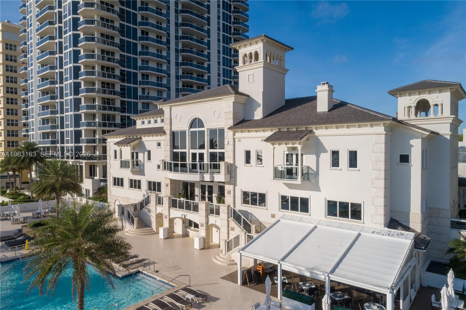 4775 Collins Ave #1504, Miami Beach FL 33140