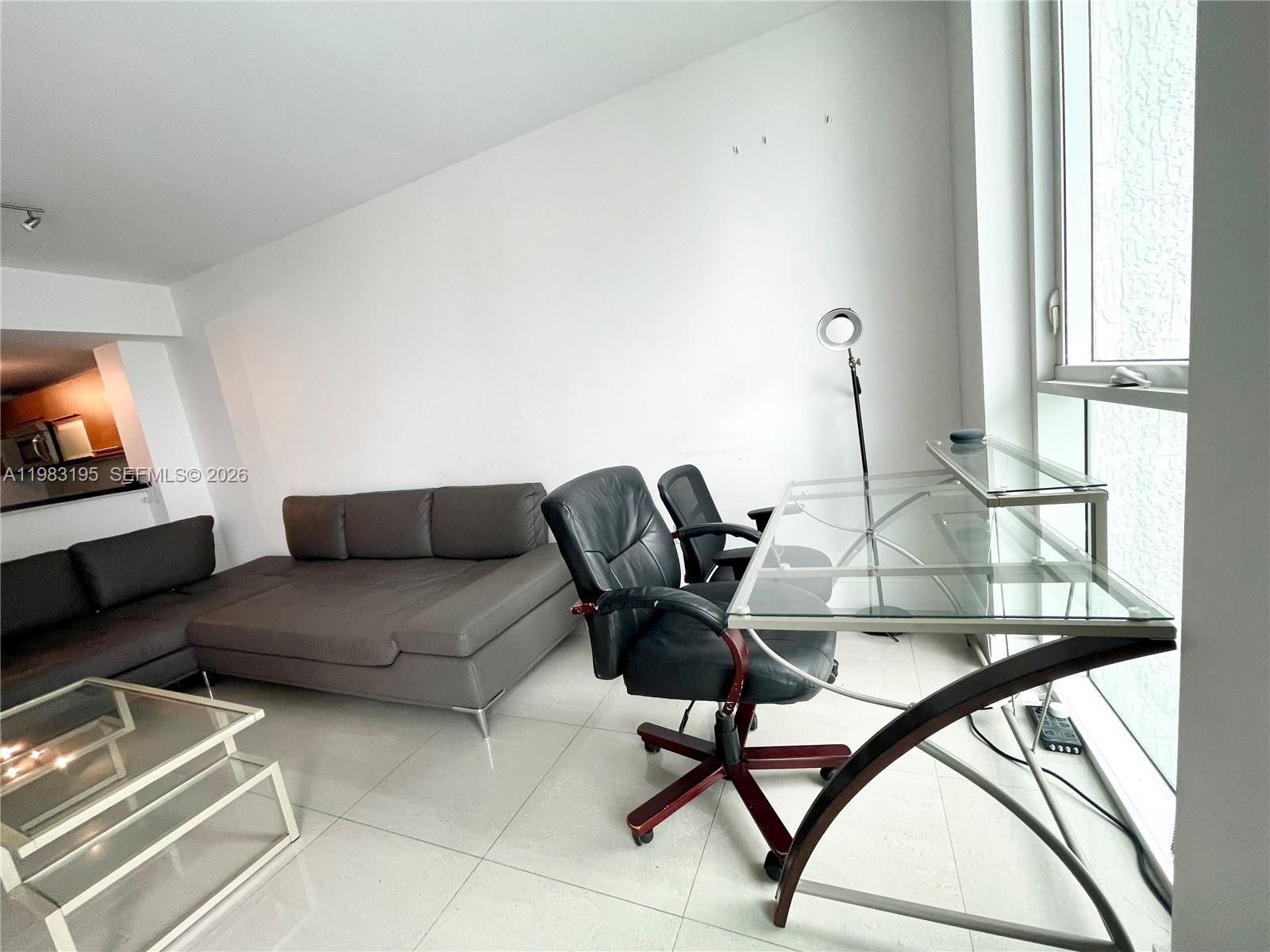 253 NE 2nd St #2506, Miami FL 33132