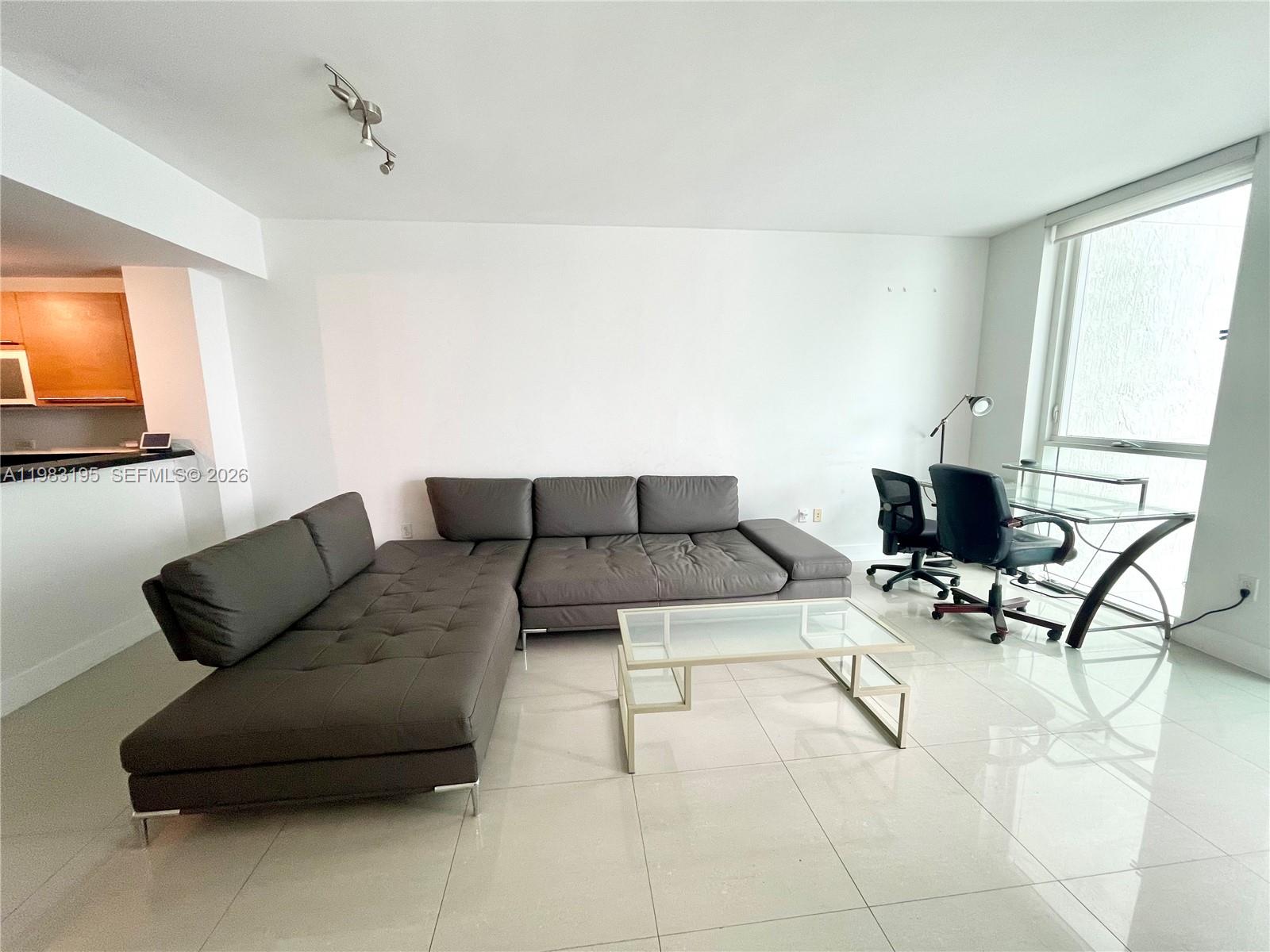 253 NE 2nd St #2506, Miami FL 33132