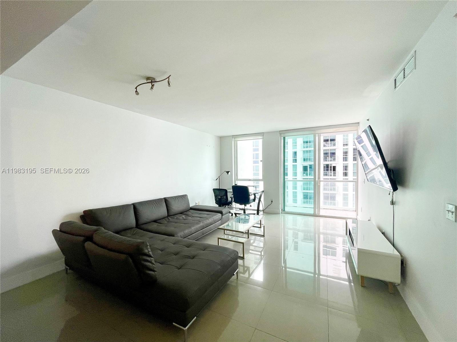 253 NE 2nd St #2506, Miami FL 33132
