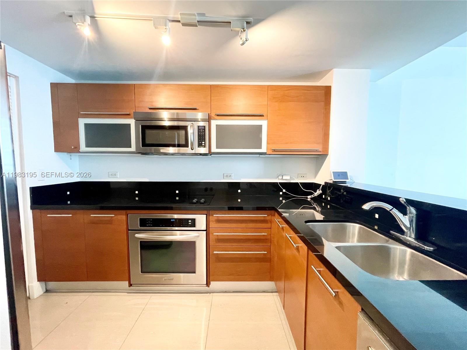 253 NE 2nd St #2506, Miami FL 33132