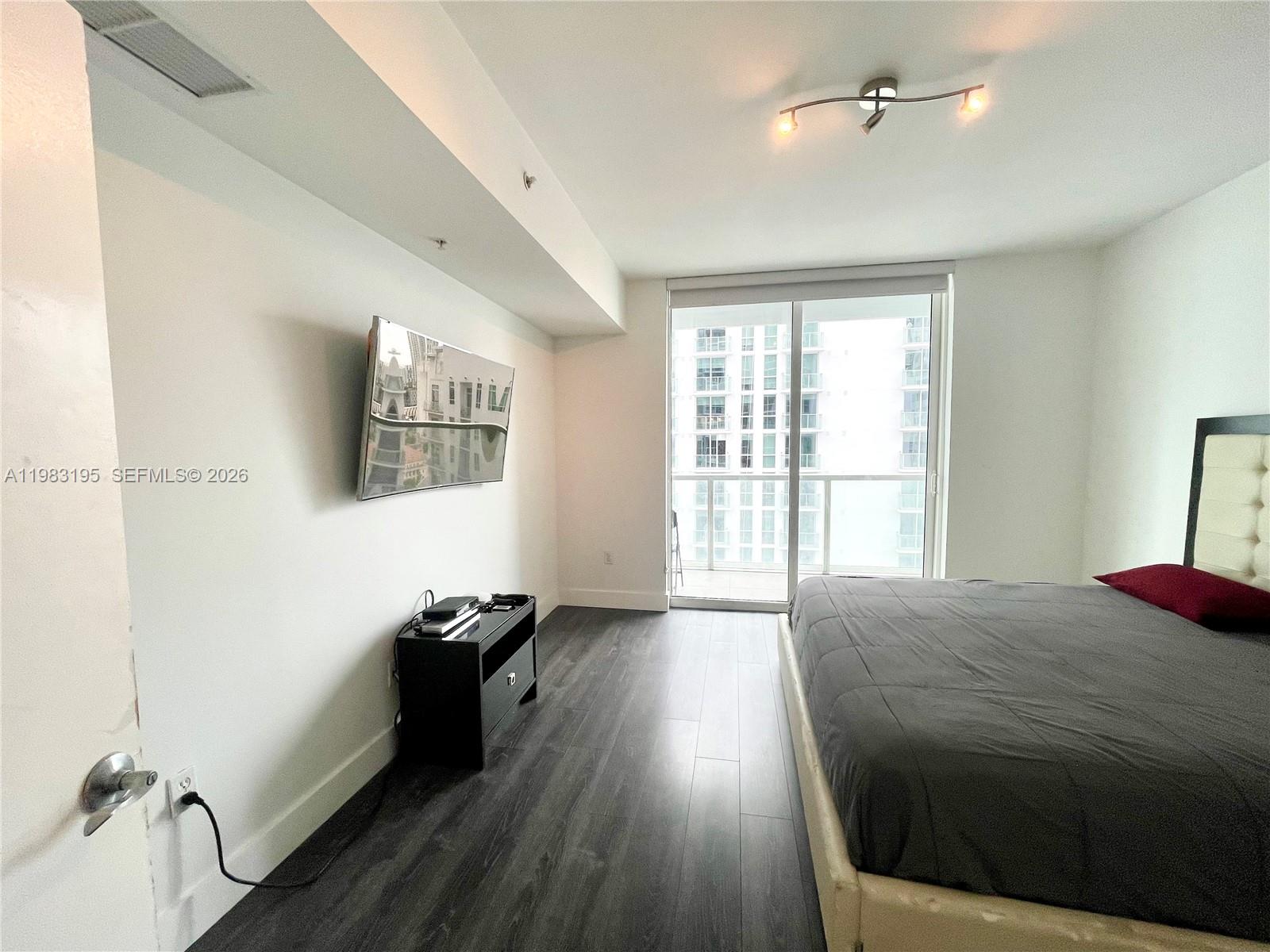 253 NE 2nd St #2506, Miami FL 33132
