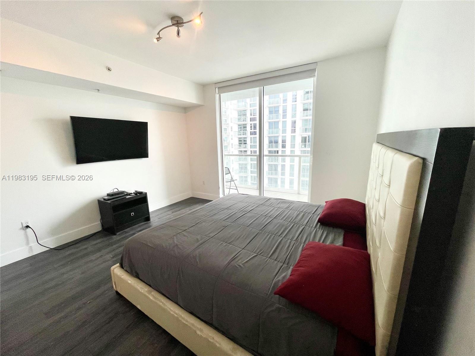 253 NE 2nd St #2506, Miami FL 33132