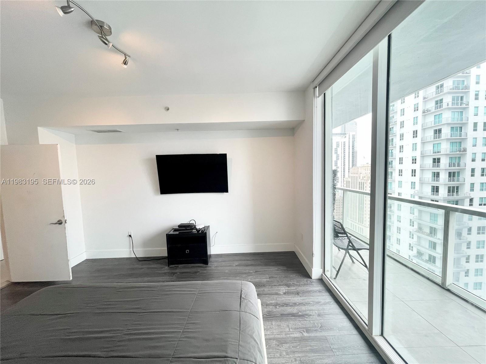 253 NE 2nd St #2506, Miami FL 33132