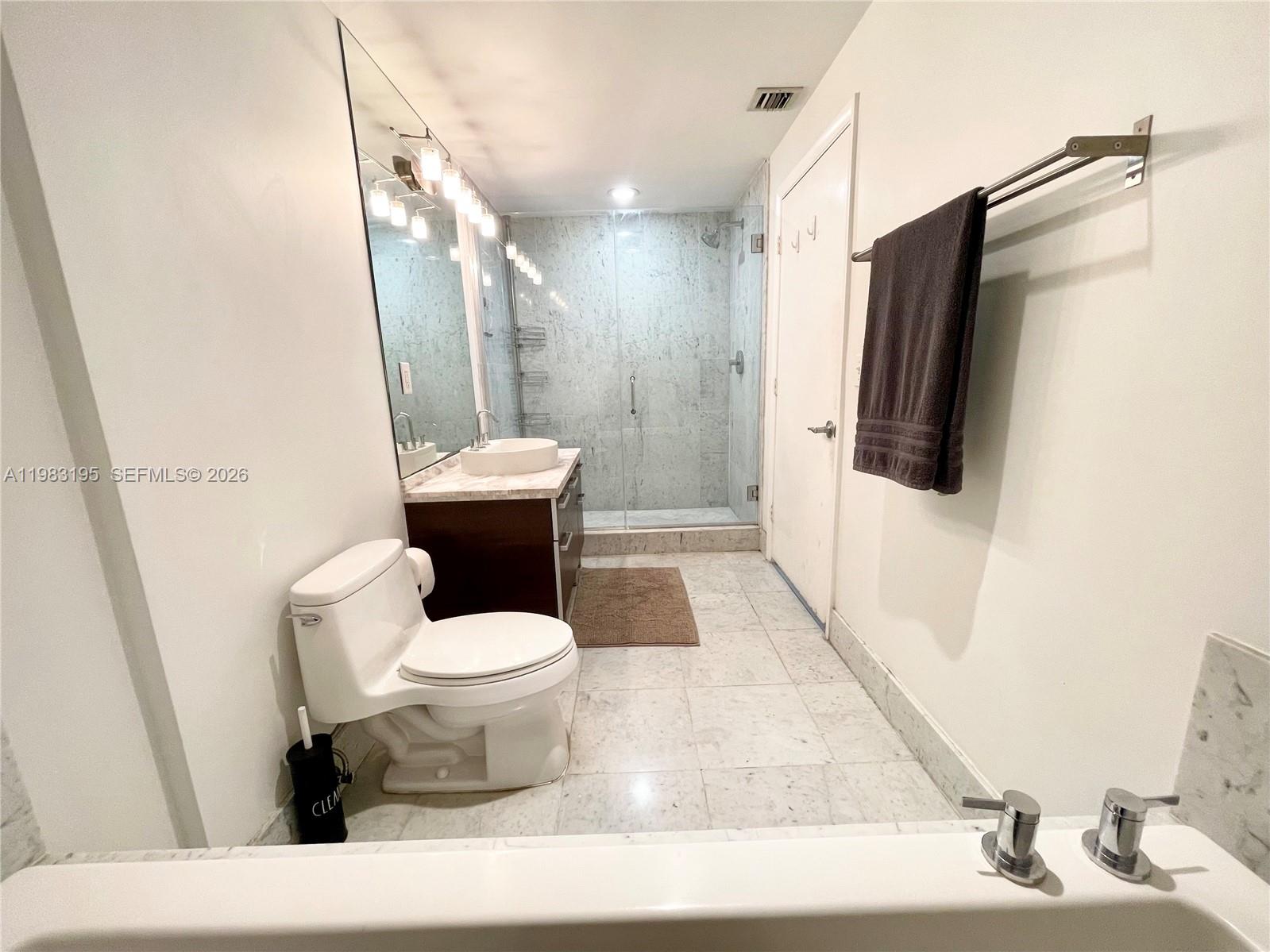 253 NE 2nd St #2506, Miami FL 33132