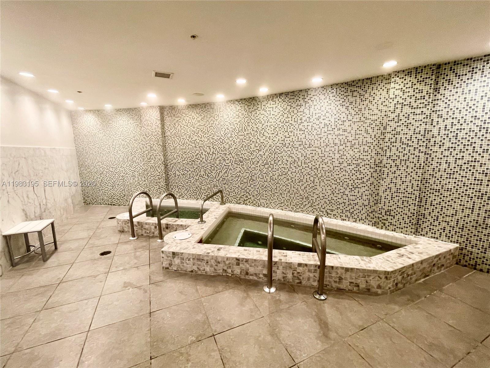 253 NE 2nd St #2506, Miami FL 33132