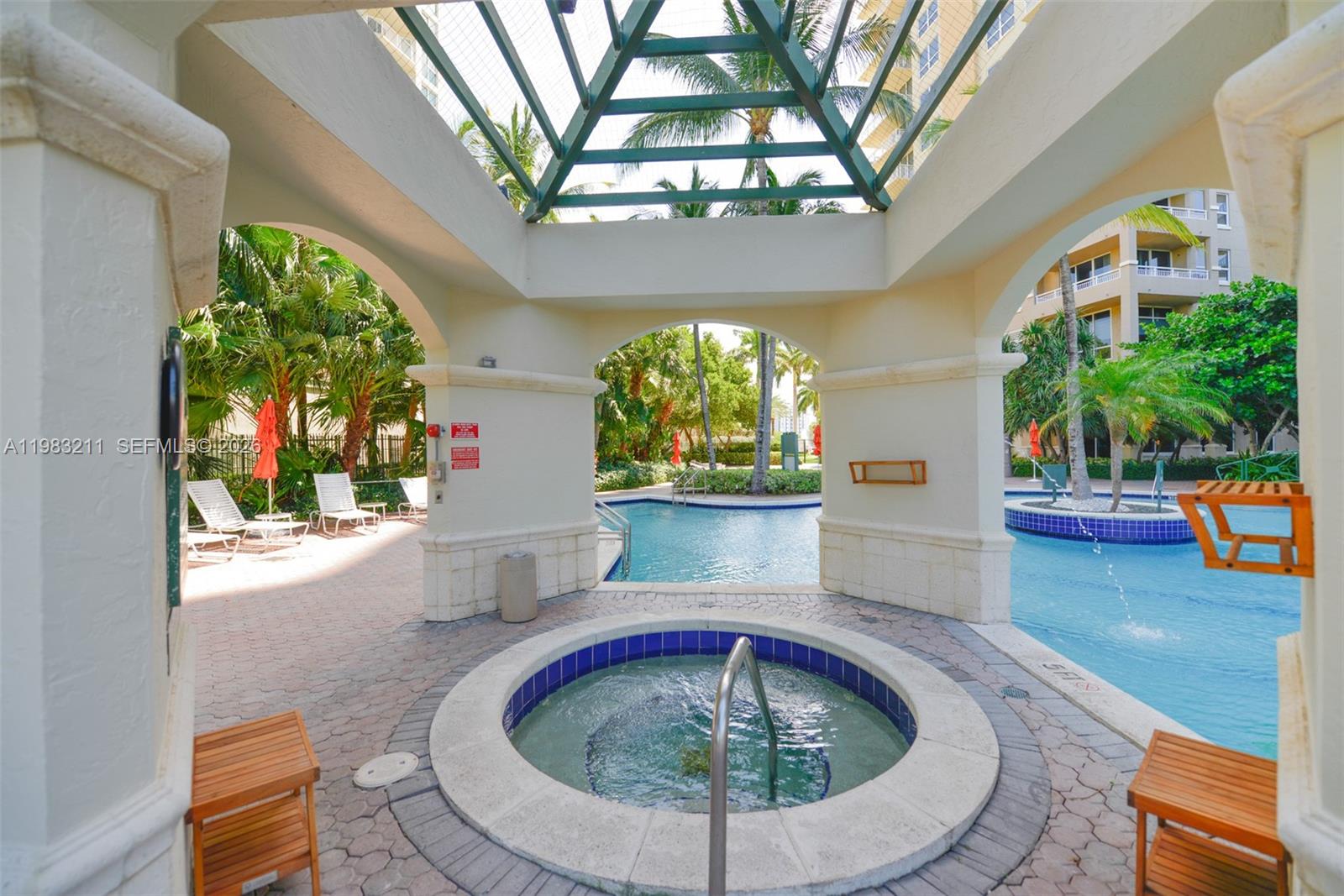 19501 W Country Club Dr #211, Aventura FL 33180