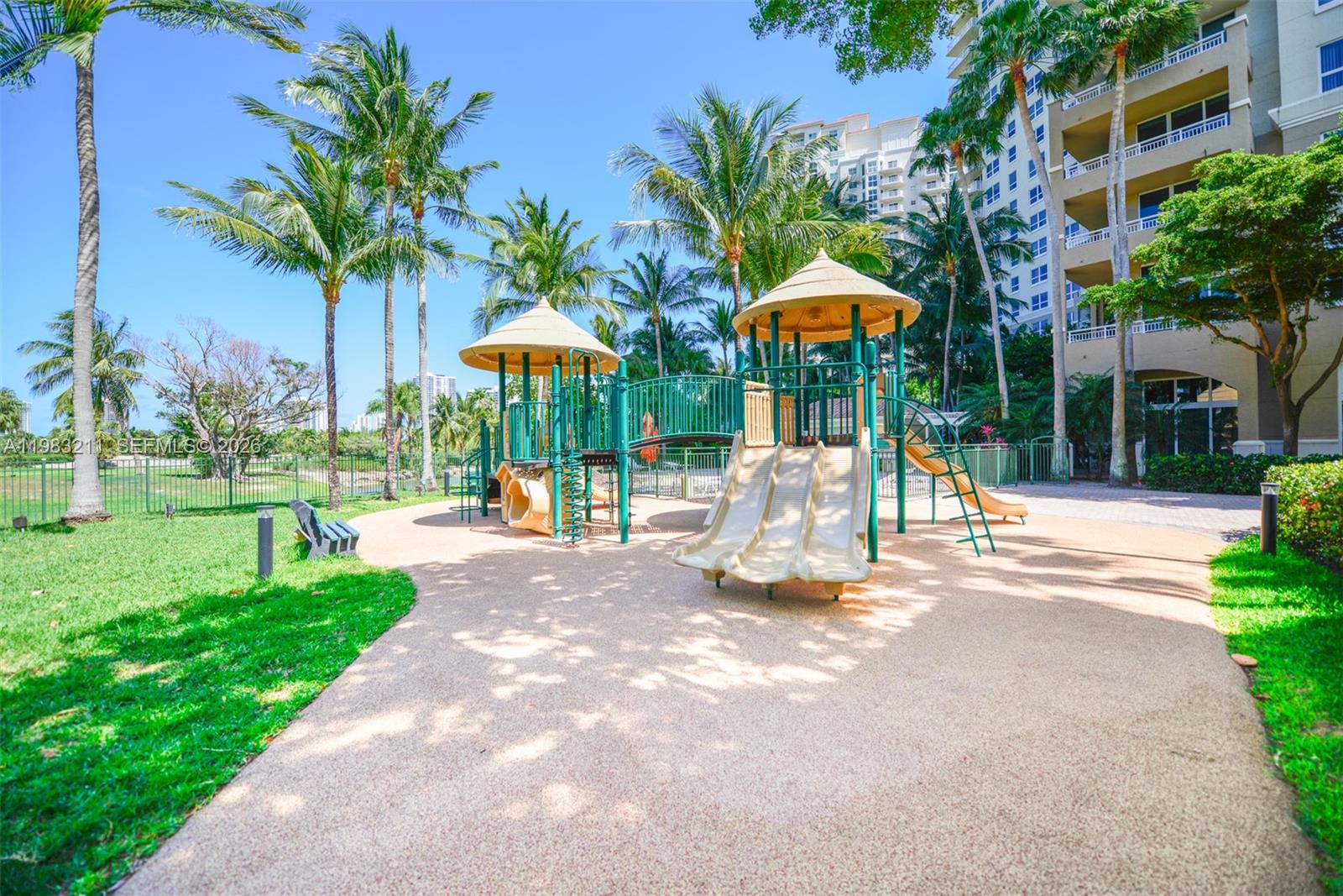 19501 W Country Club Dr #211, Aventura FL 33180