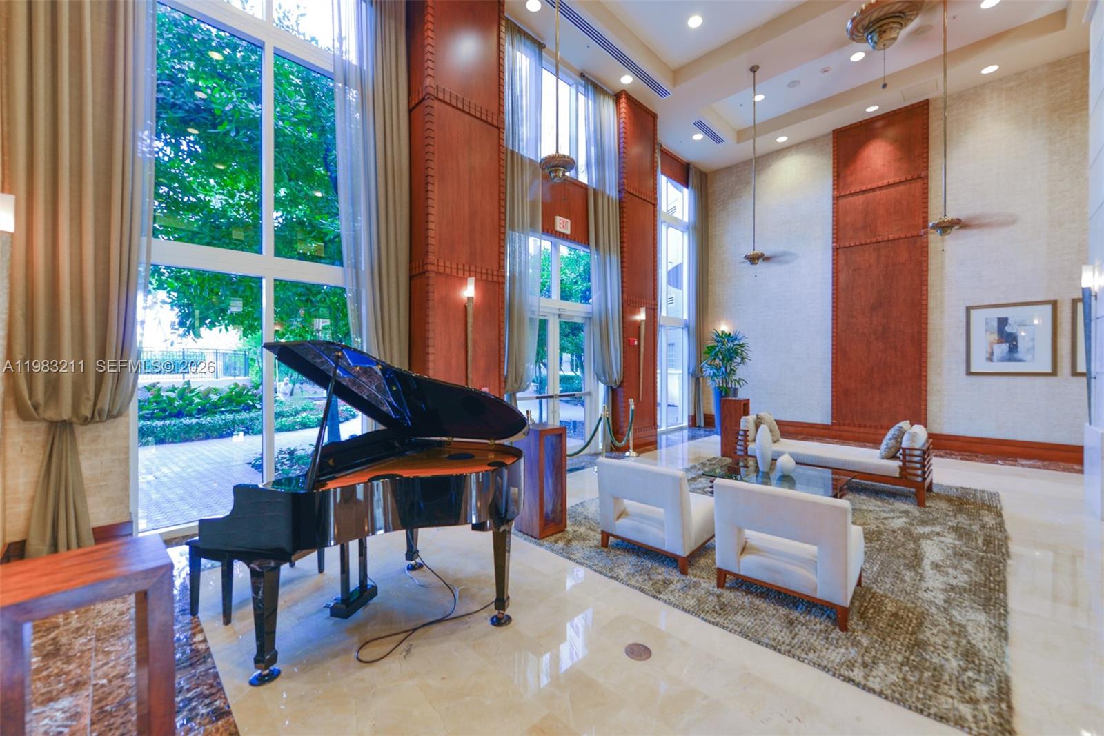 19501 W Country Club Dr #211, Aventura FL 33180