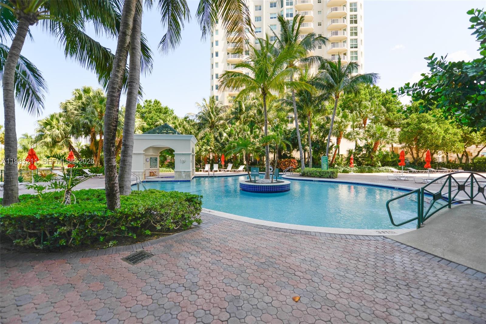 19501 W Country Club Dr #211, Aventura FL 33180