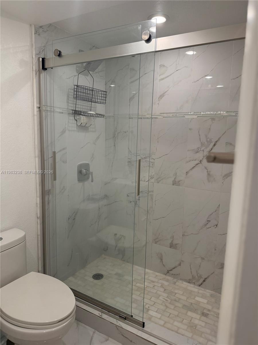 5033 NW 7th St #312, Miami FL 33126