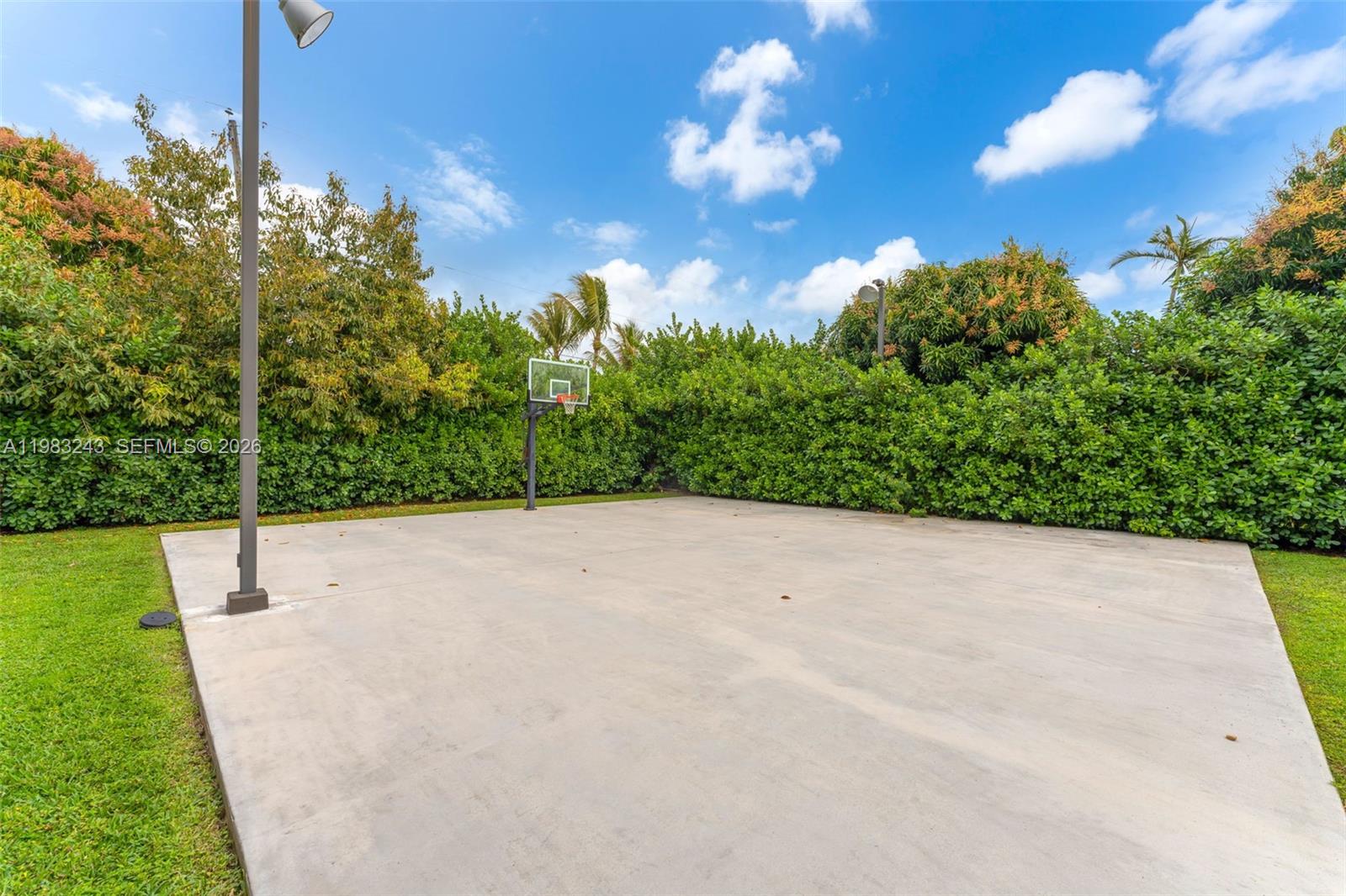 8967 SW 117th St, Miami FL 33176