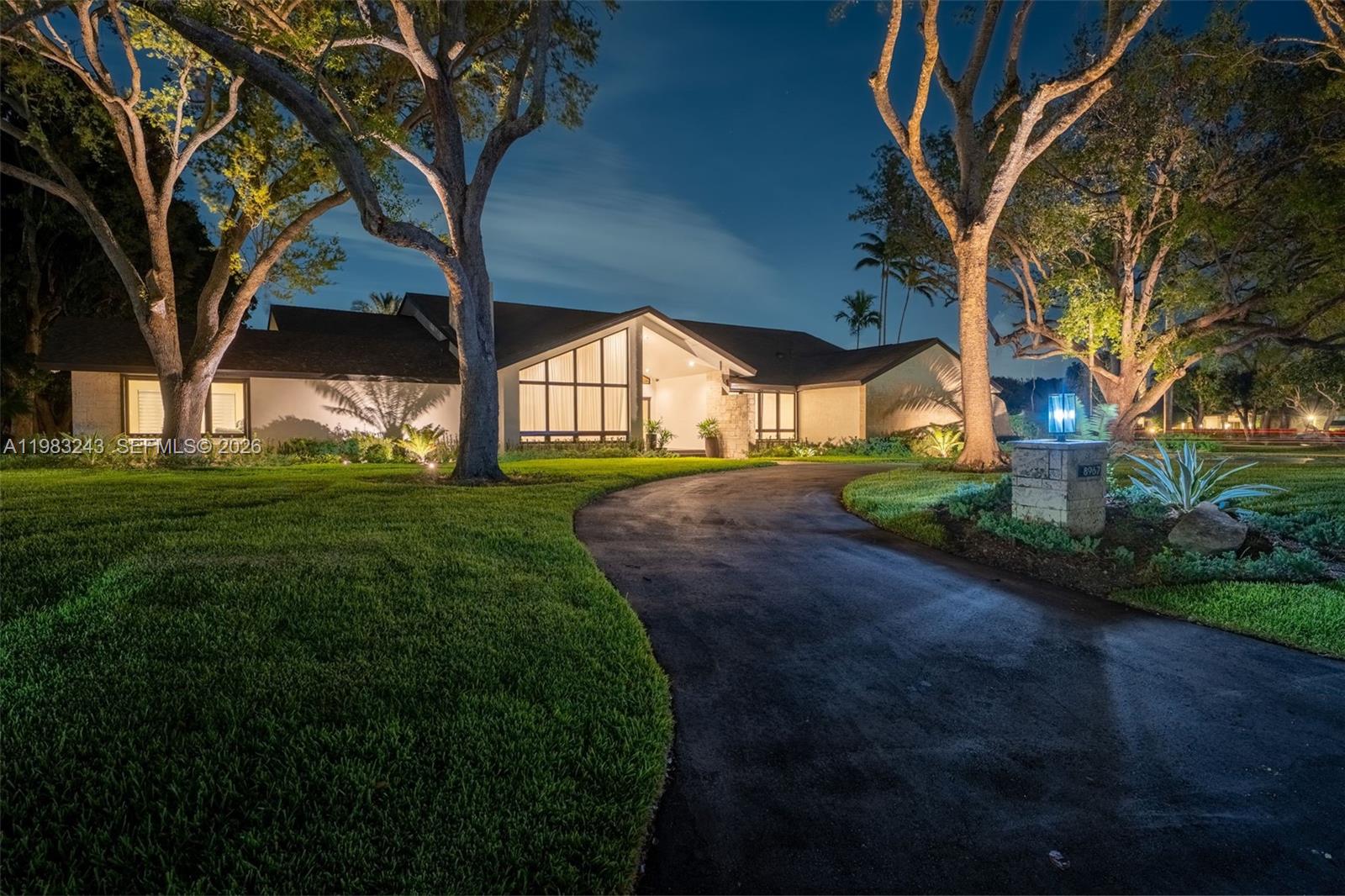8967 SW 117th St, Miami FL 33176