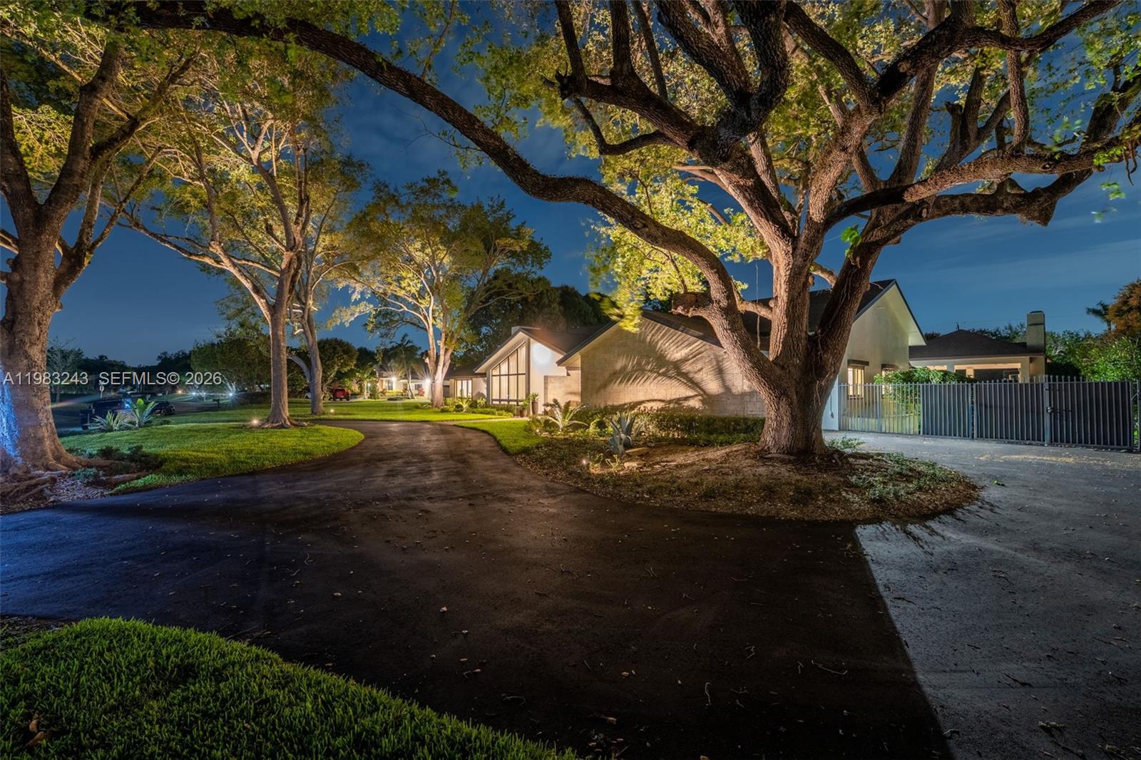 8967 SW 117th St, Miami FL 33176