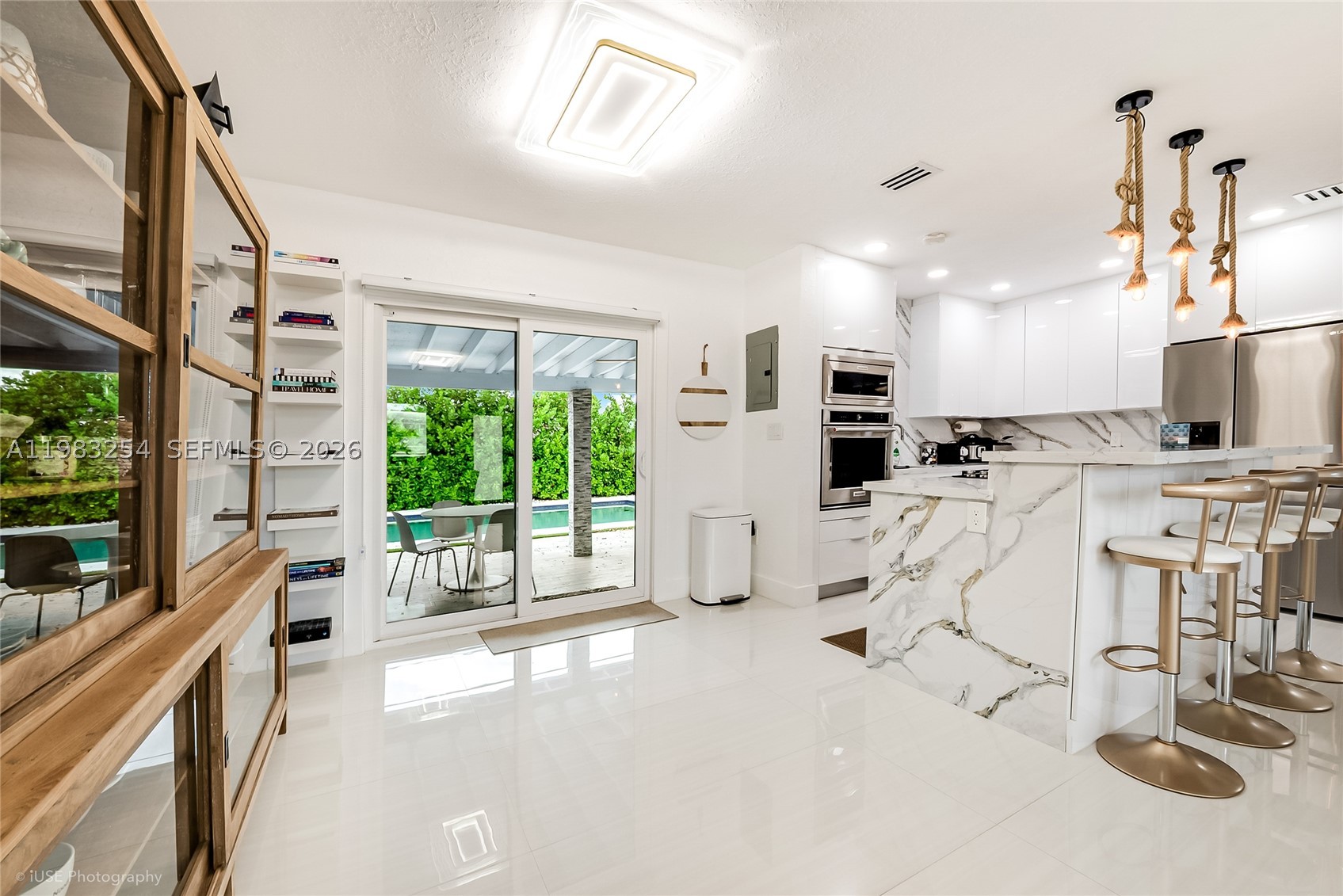 7235 SW 39th St, Miami FL 33155