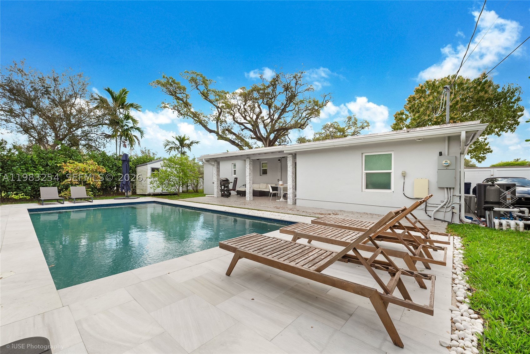7235 SW 39th St, Miami FL 33155
