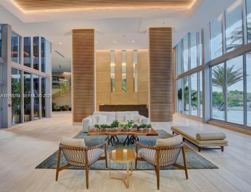 16385 Biscayne Blvd #2702, North Miami Beach FL 33160