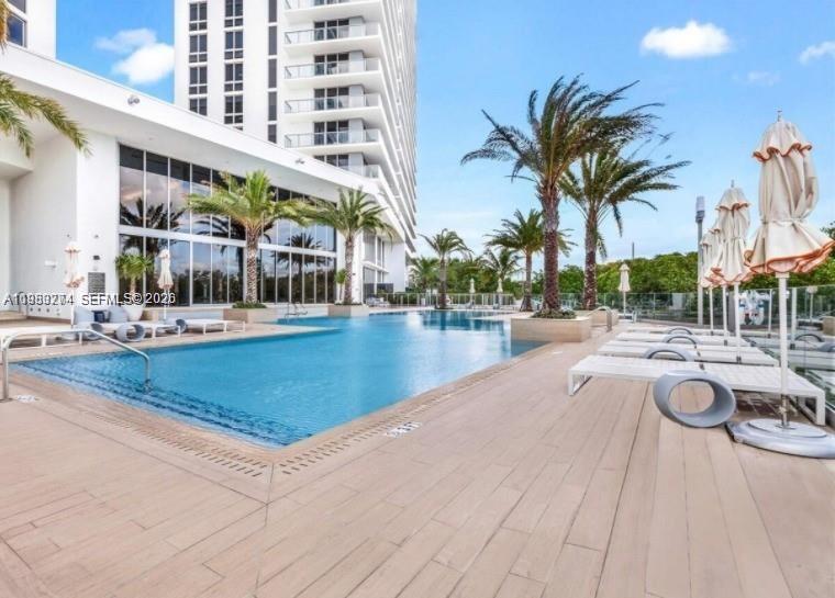 16385 Biscayne Blvd #2702, North Miami Beach FL 33160
