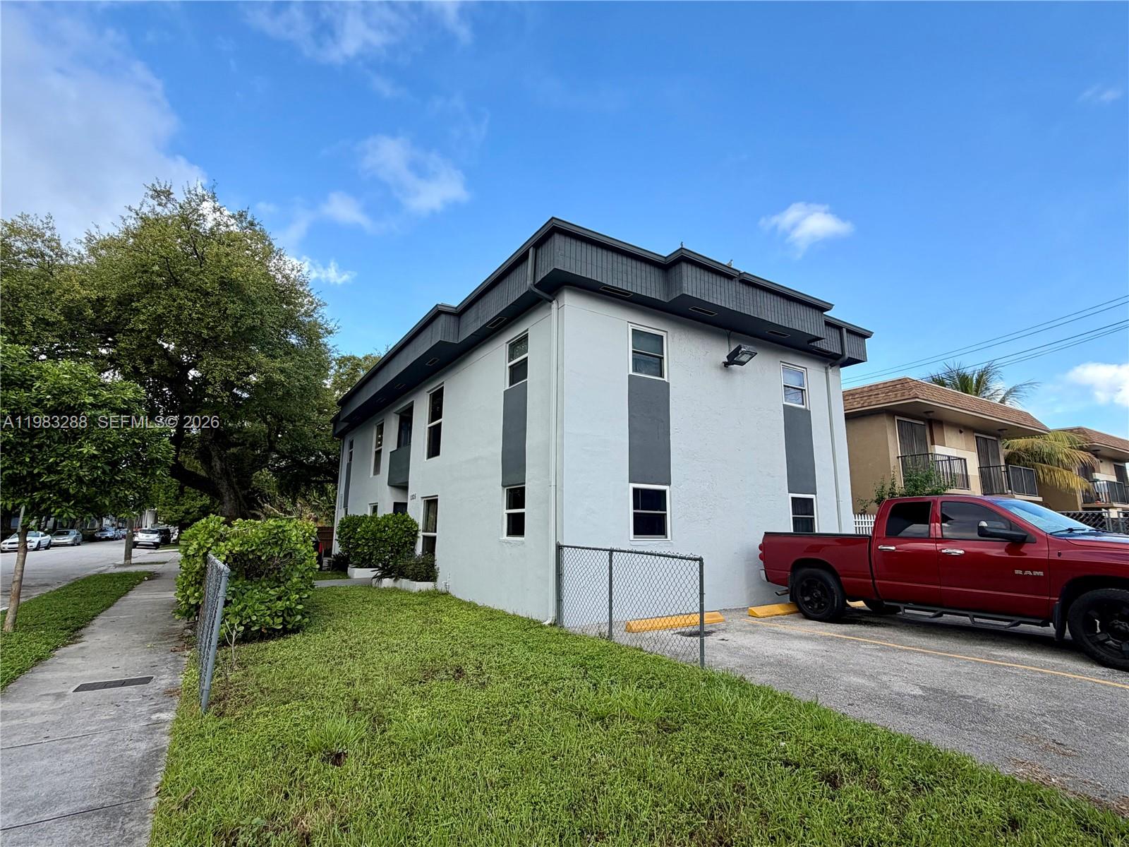 1305 NW 4th St #3, Miami FL 33125