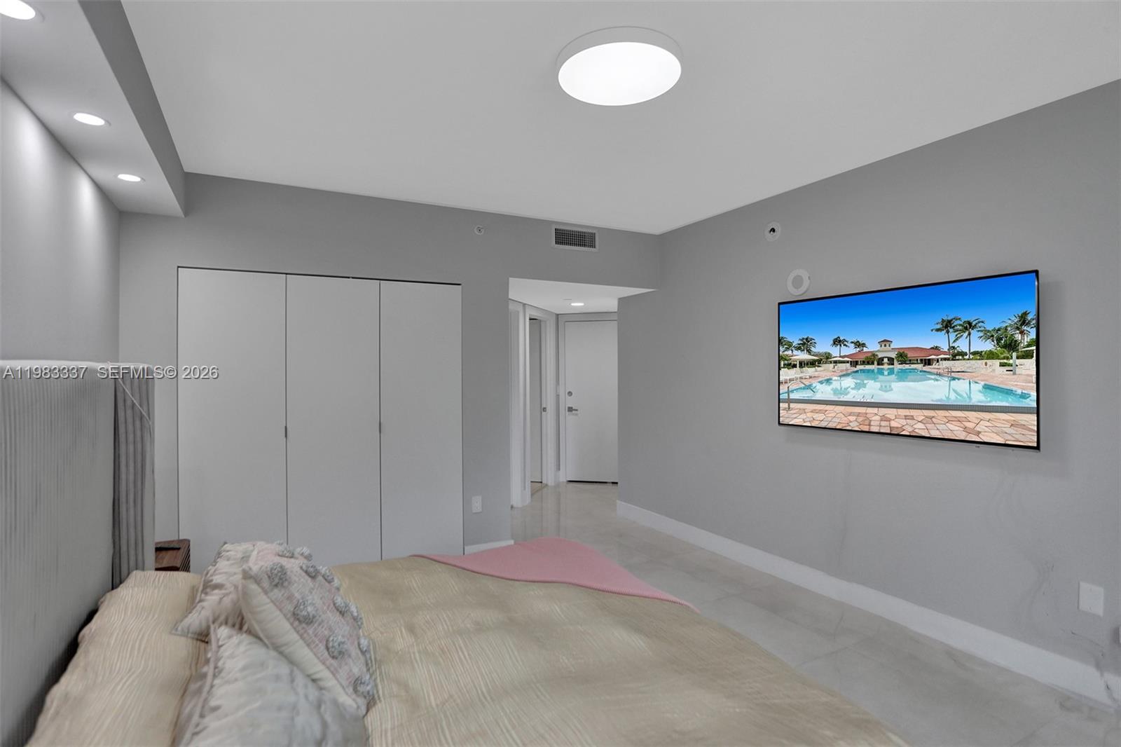 20000 E Country Club Dr #211, Aventura FL 33180