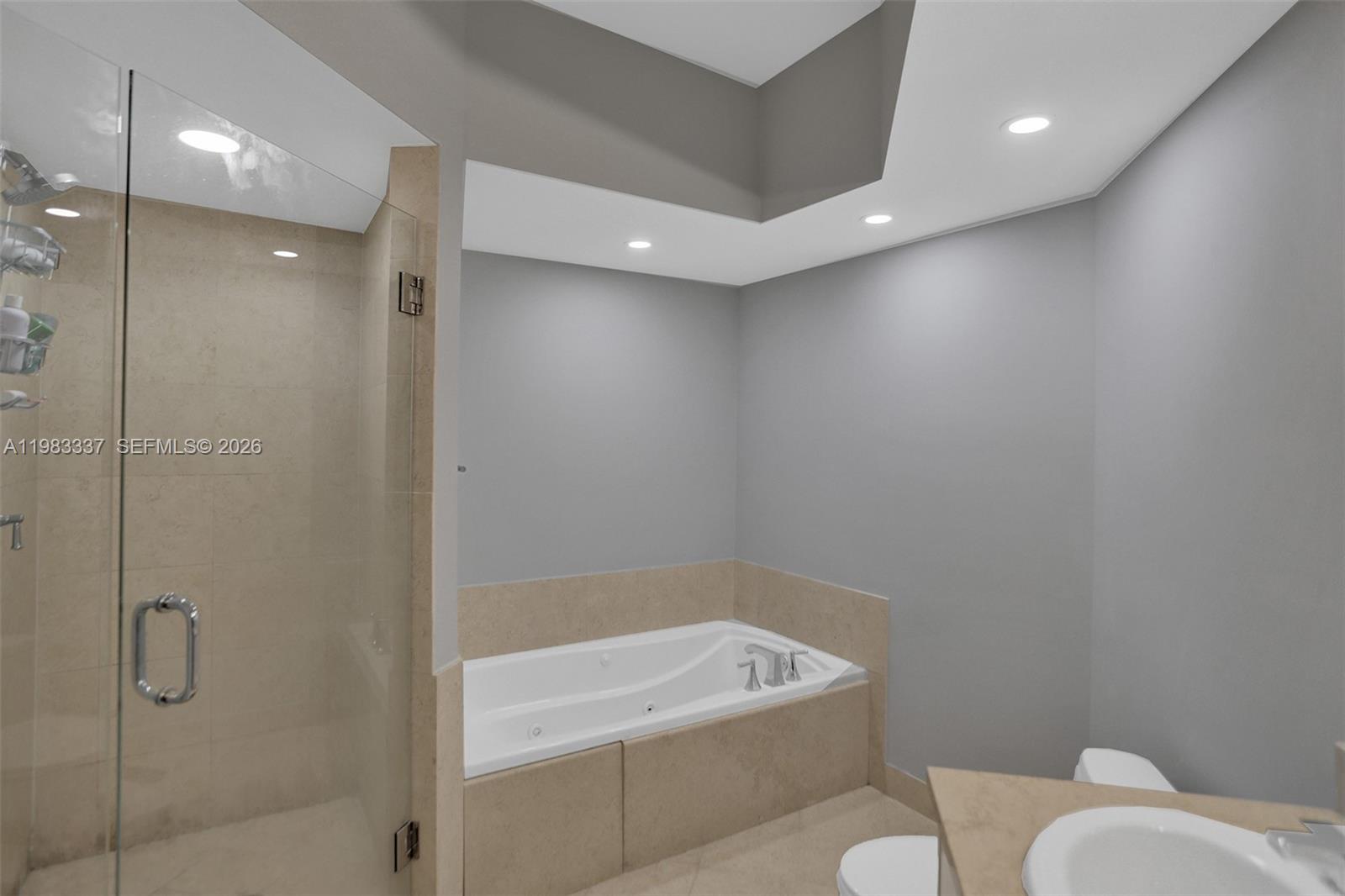 20000 E Country Club Dr #211, Aventura FL 33180