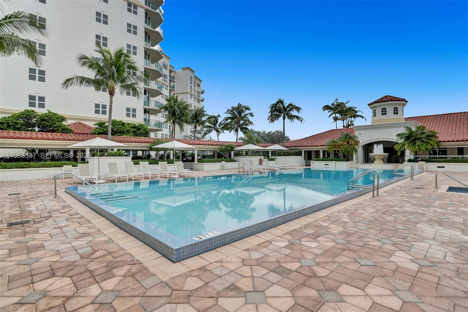20000 E Country Club Dr #211, Aventura FL 33180