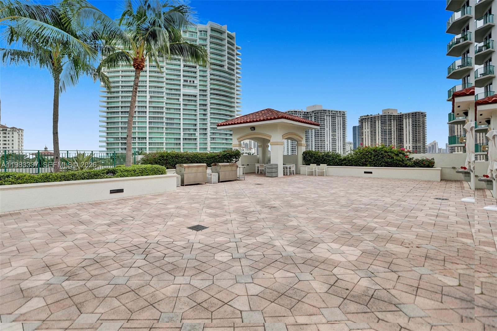 20000 E Country Club Dr #211, Aventura FL 33180
