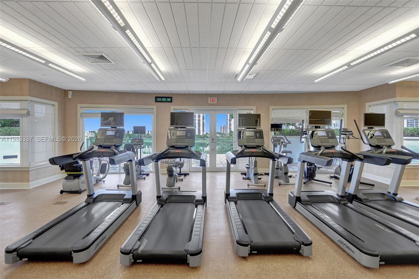 20000 E Country Club Dr #211, Aventura FL 33180