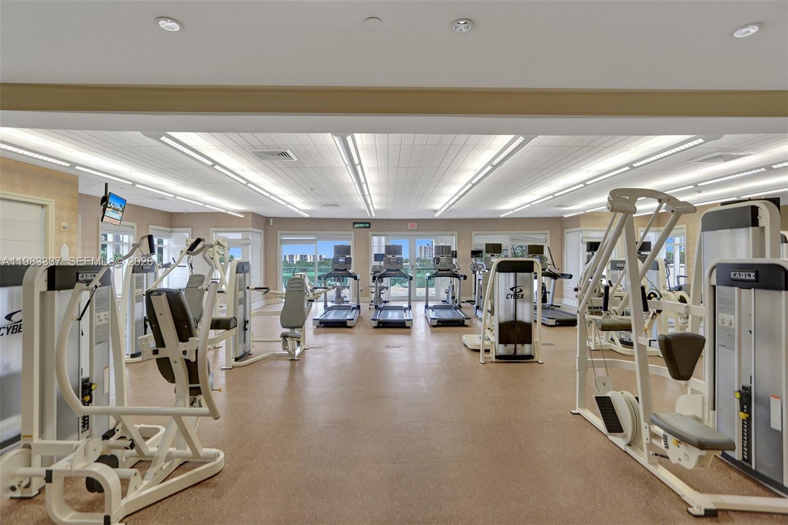 20000 E Country Club Dr #211, Aventura FL 33180