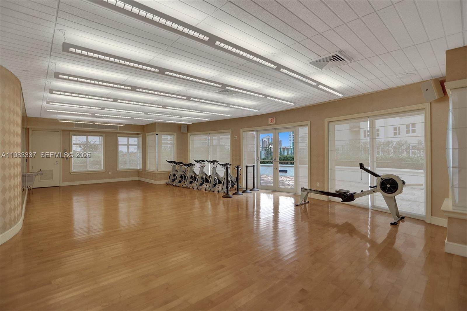 20000 E Country Club Dr #211, Aventura FL 33180