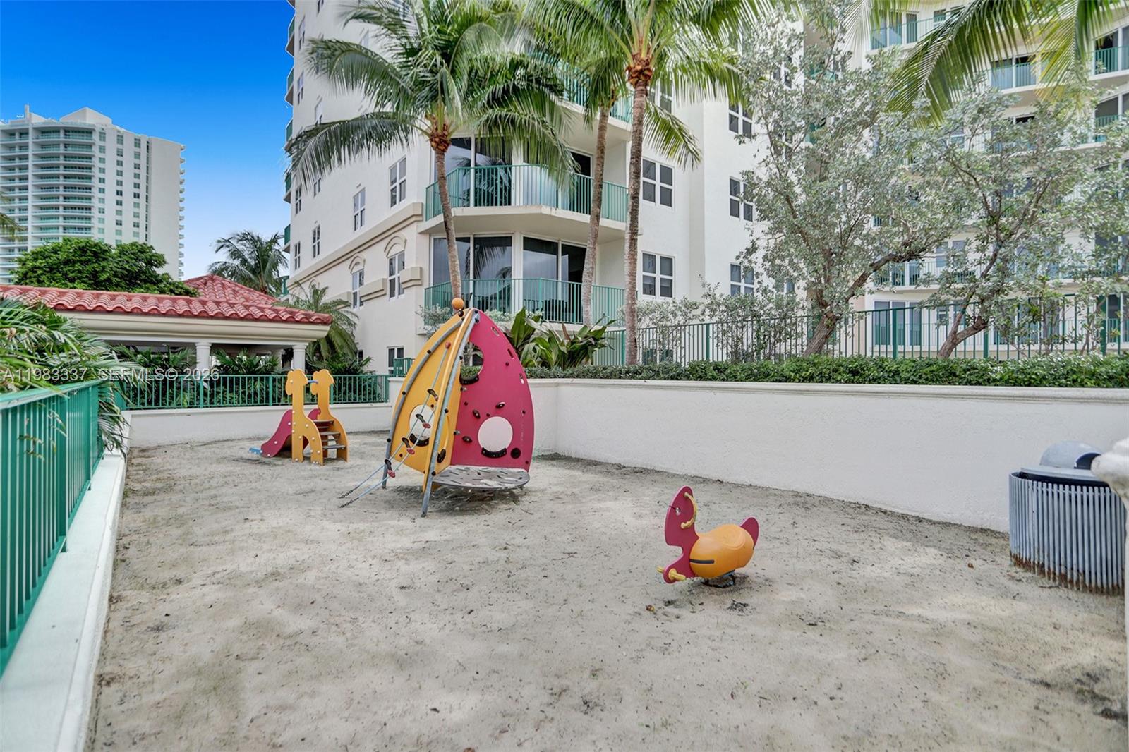 20000 E Country Club Dr #211, Aventura FL 33180