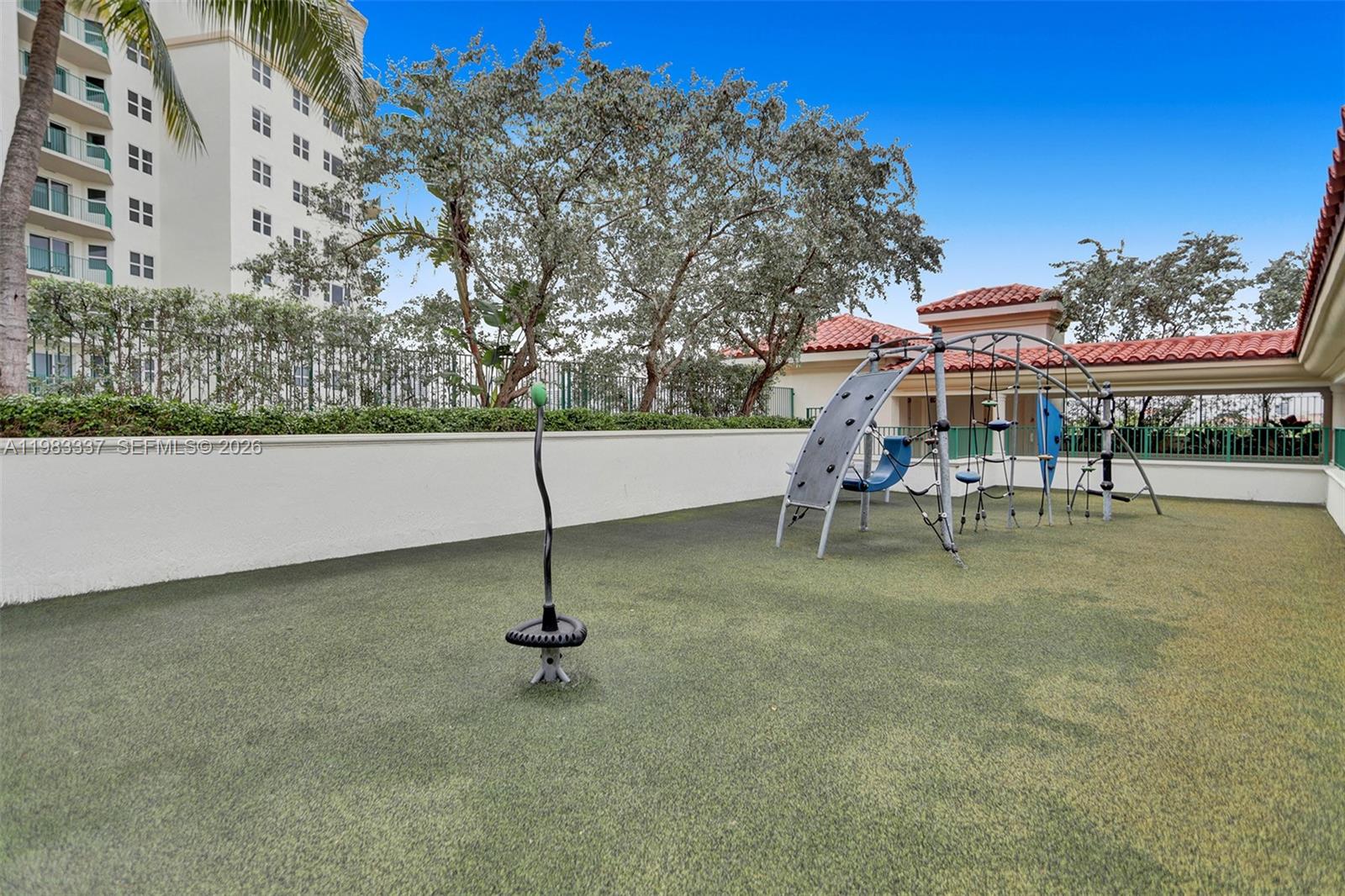 20000 E Country Club Dr #211, Aventura FL 33180