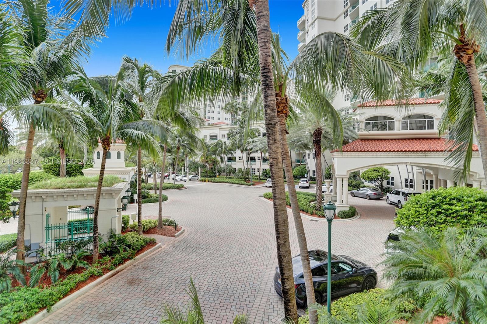 20000 E Country Club Dr #211, Aventura FL 33180