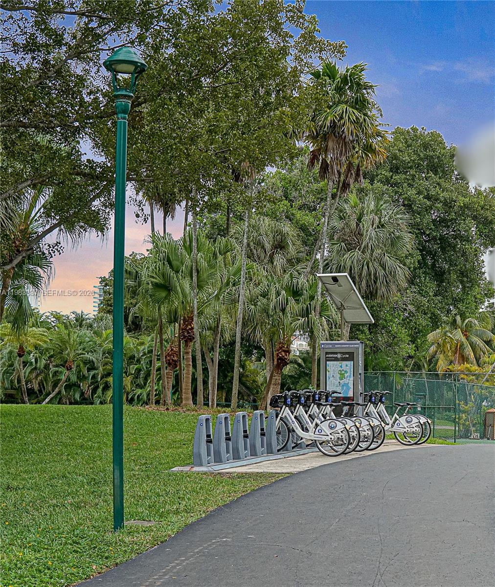 20000 E Country Club Dr #211, Aventura FL 33180