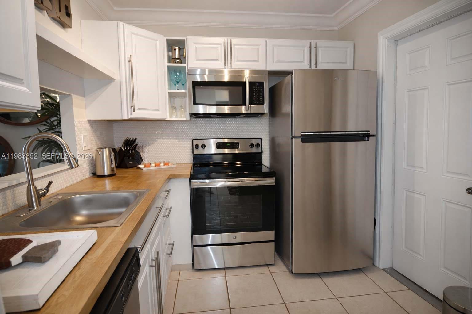 3530 NW 52nd Ave #509, Lauderdale Lakes FL 33319