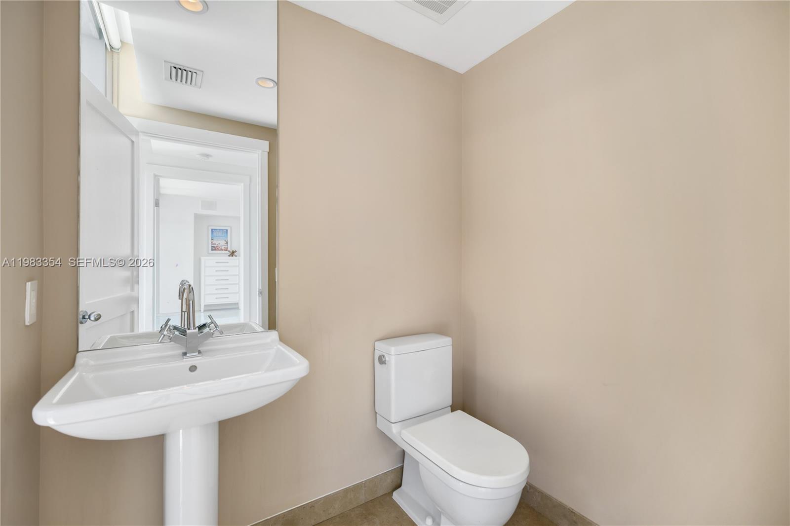 3737 Collins Ave #S-803, Miami Beach FL 33140
