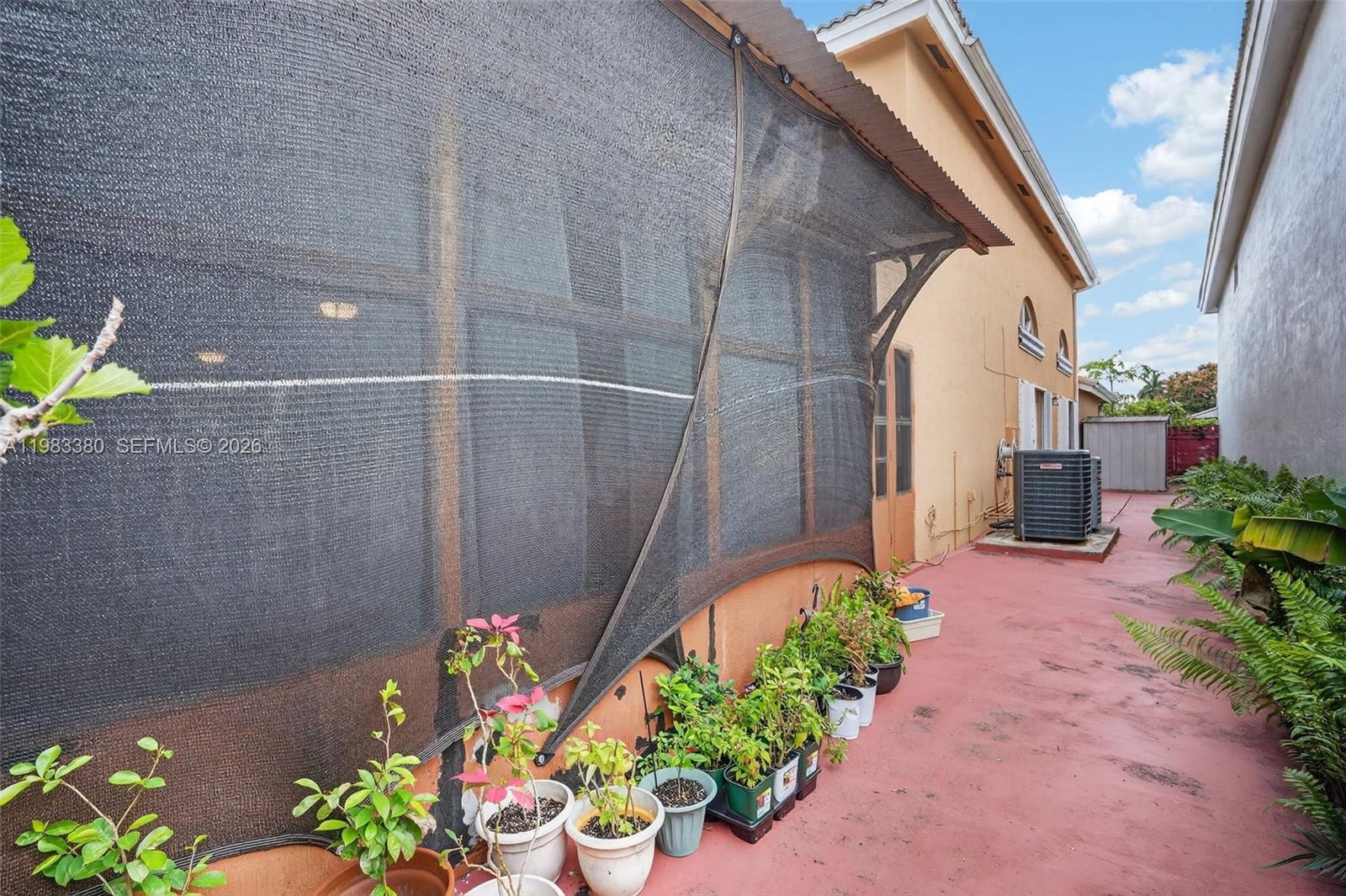 15672 SW 91st Ln, Miami FL 33196