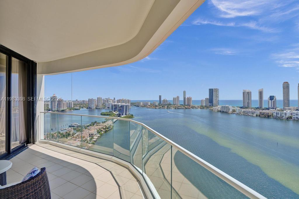 2800 Island Blvd #3005, Aventura FL 33160