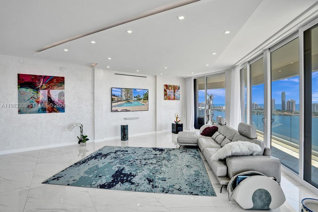 2800 Island Blvd #3005, Aventura FL 33160