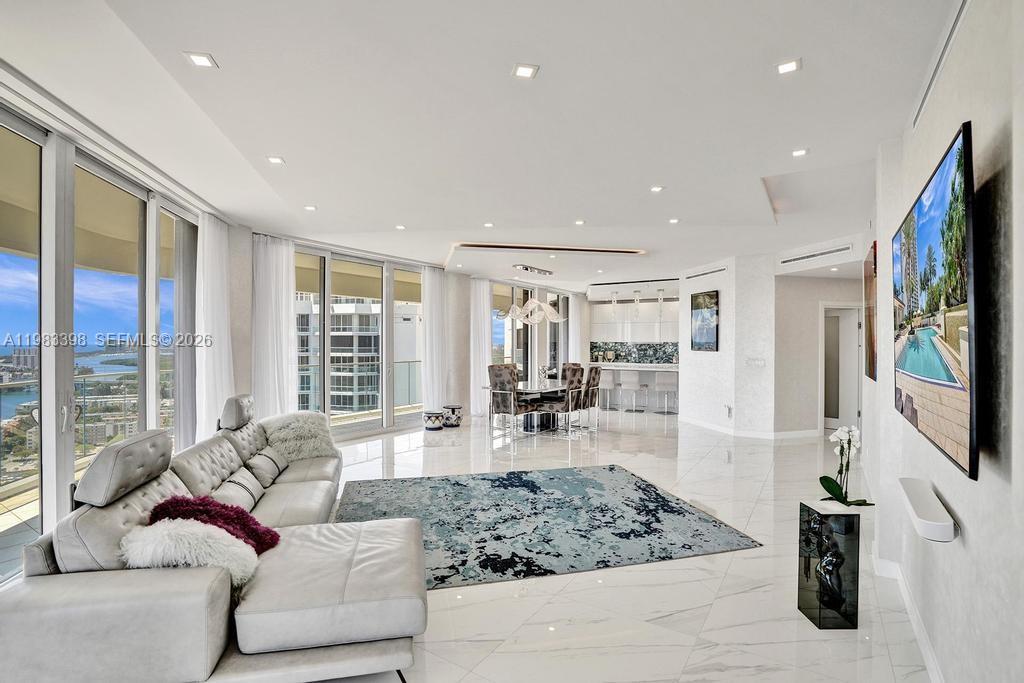2800 Island Blvd #3005, Aventura FL 33160