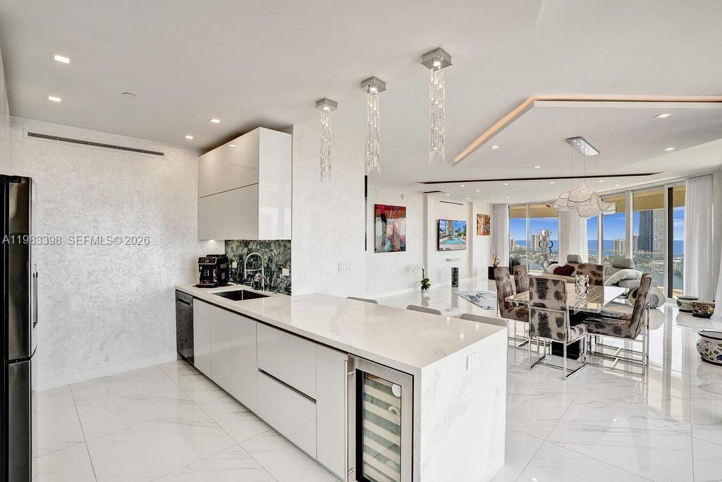 2800 Island Blvd #3005, Aventura FL 33160