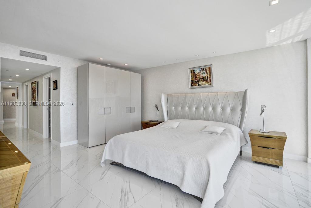 2800 Island Blvd #3005, Aventura FL 33160