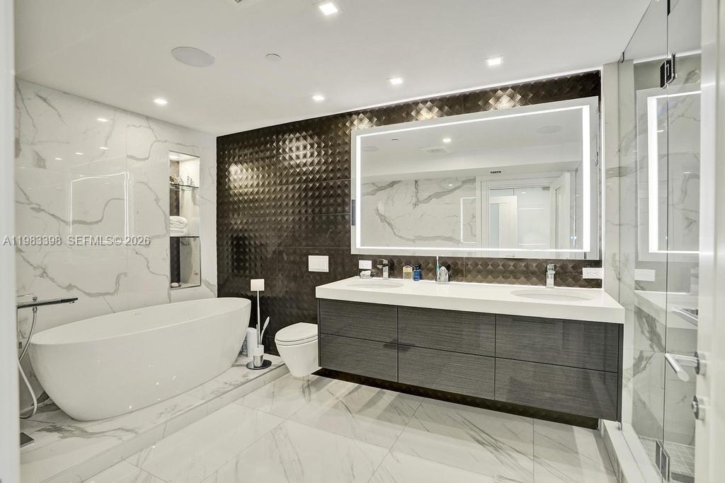 2800 Island Blvd #3005, Aventura FL 33160