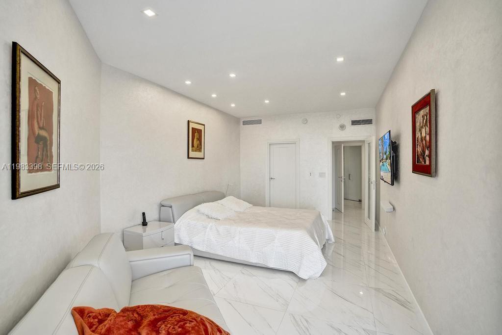 2800 Island Blvd #3005, Aventura FL 33160