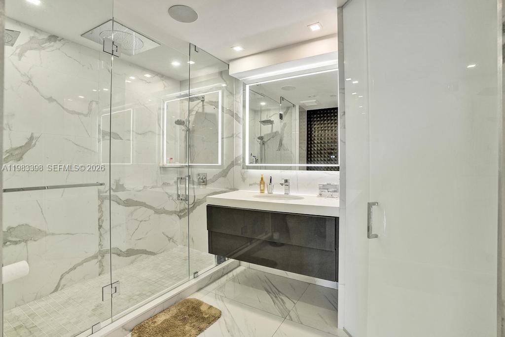 2800 Island Blvd #3005, Aventura FL 33160