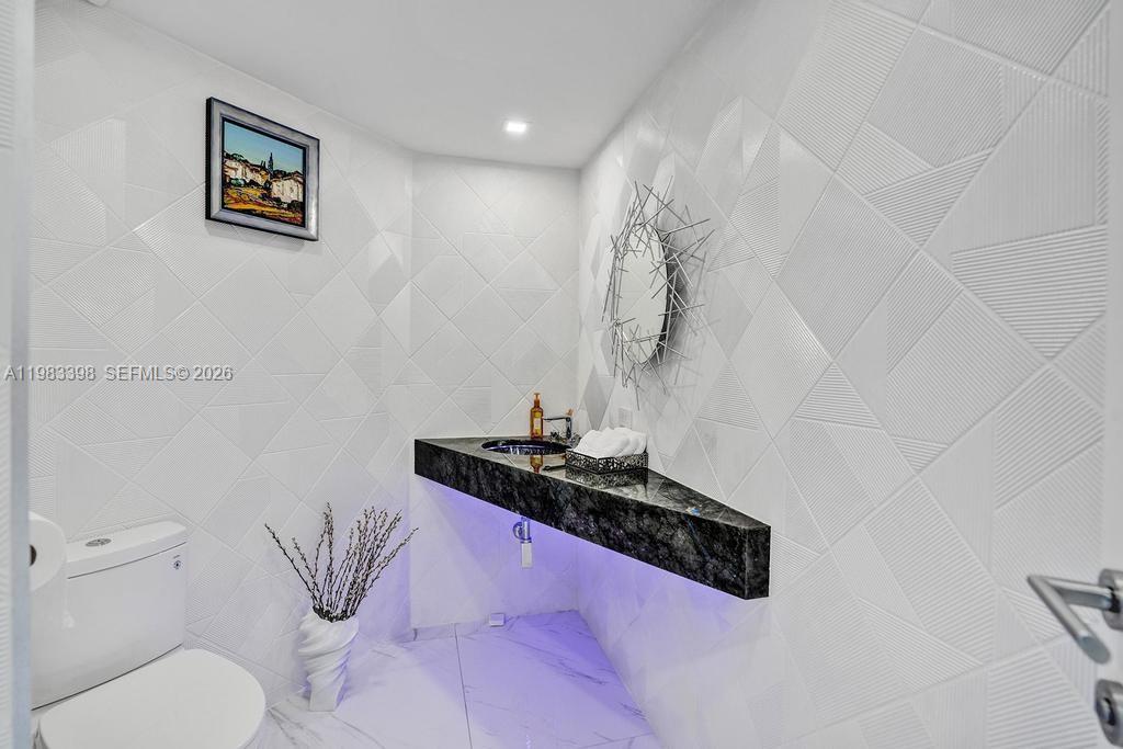 2800 Island Blvd #3005, Aventura FL 33160
