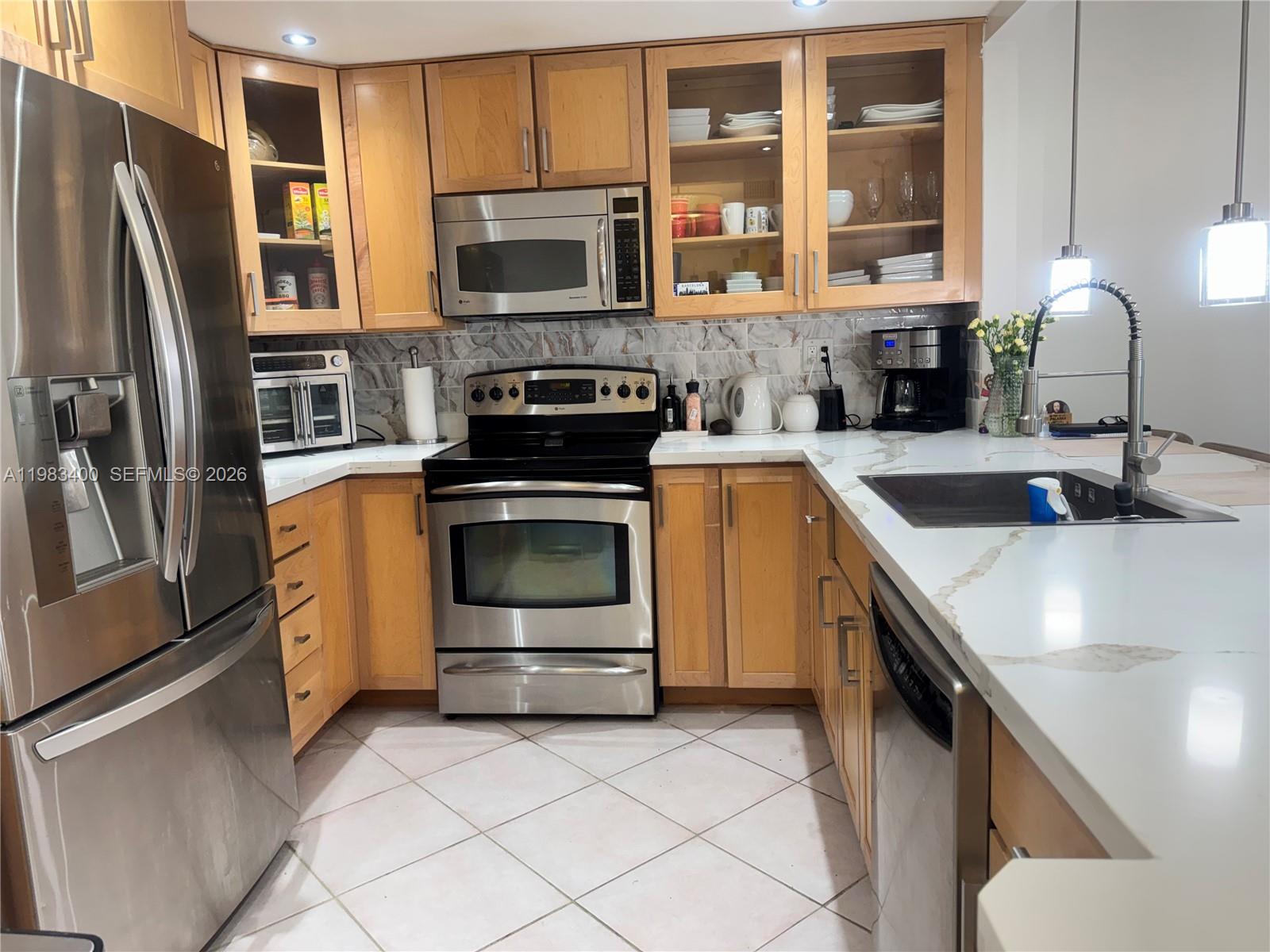 3600 NE 170 St. #Apt.D.406, North Miami Beach FL 33160