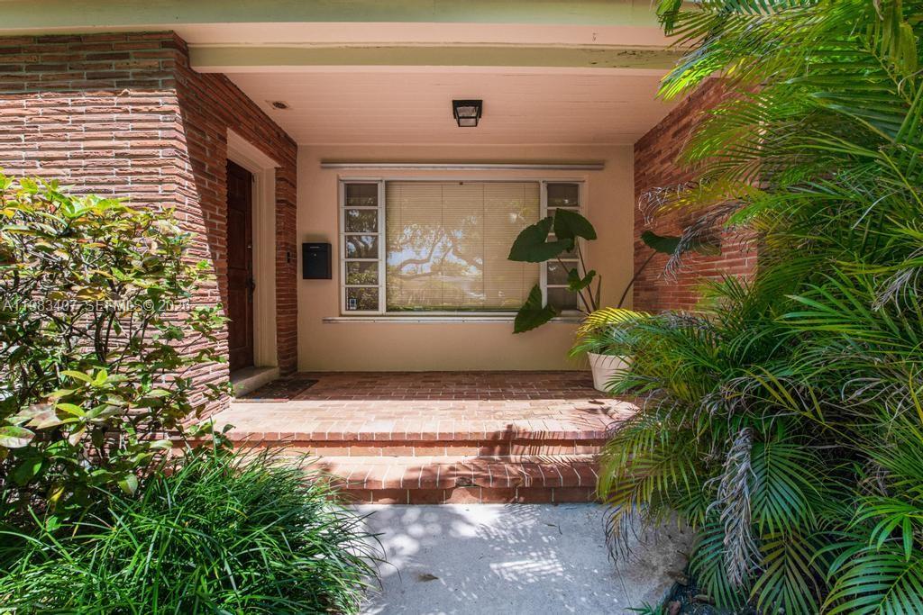 6315 Castaneda St, Coral Gables FL 33146